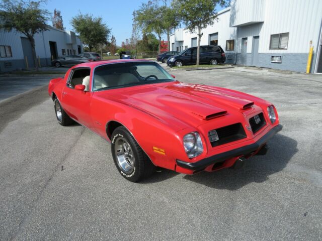 Pontiac Trans Am 1975 image number 0