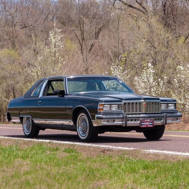 Pontiac Bonneville 1979 image number 0