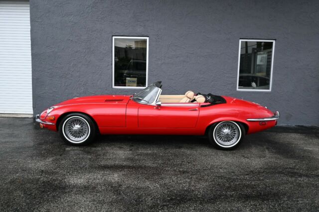 Jaguar E-Type 1973 image number 6