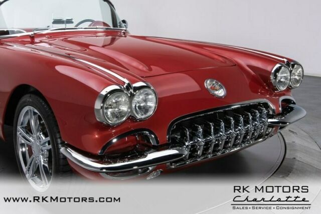 Chevrolet Corvette 1960 image number 22