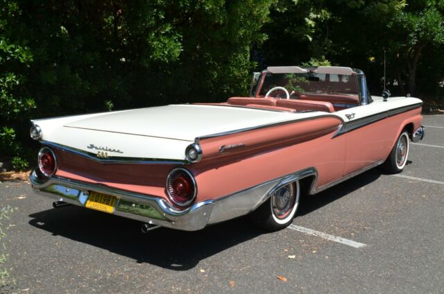 Ford Galaxie 1959 image number 30