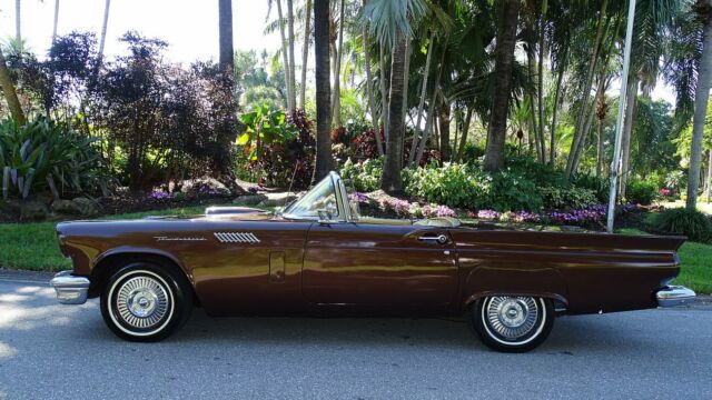 Ford Thunderbird 1957 image number 2