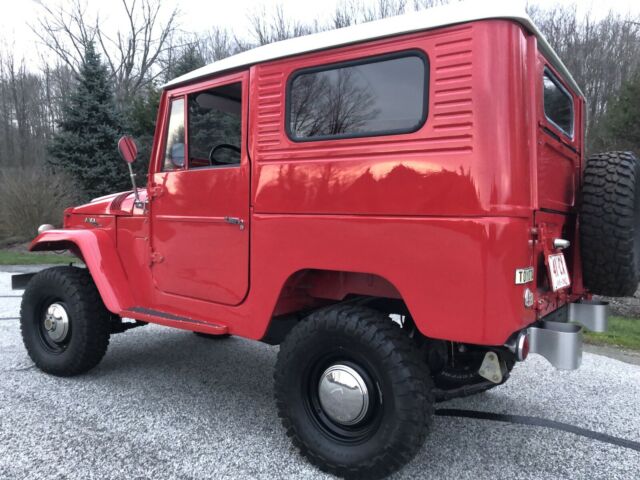 Toyota Land Cruiser fj40 1965 image number 1