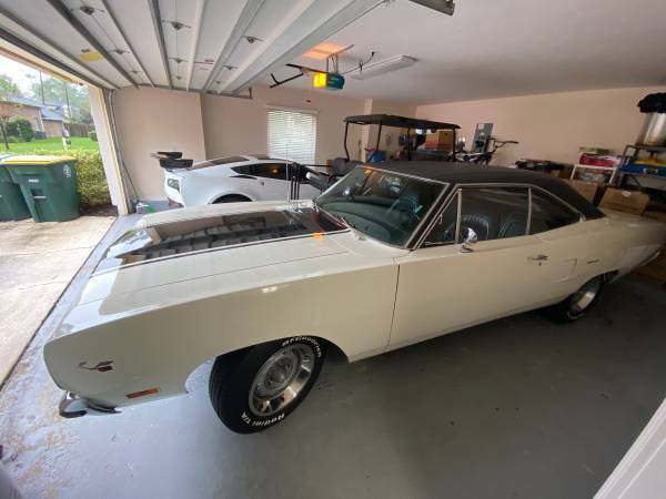 Plymouth Road Runner 1970 image number 2