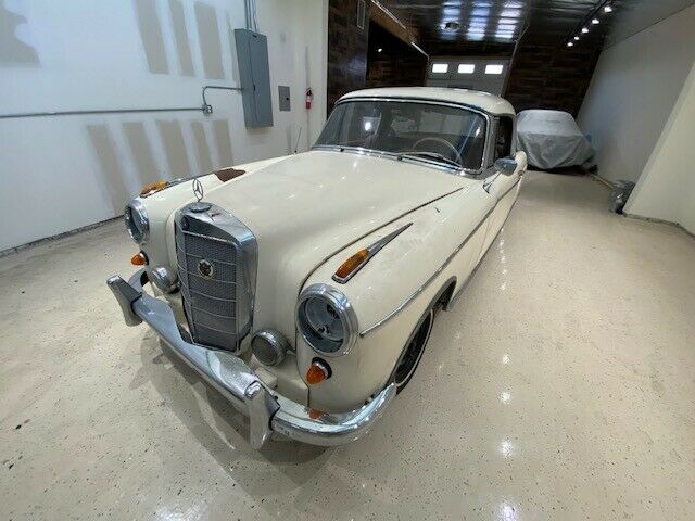 Mercedes-Benz 220 SE 1960 image number 5