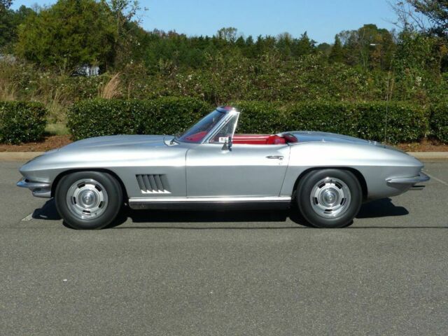 Chevrolet Corvette 1967 image number 32