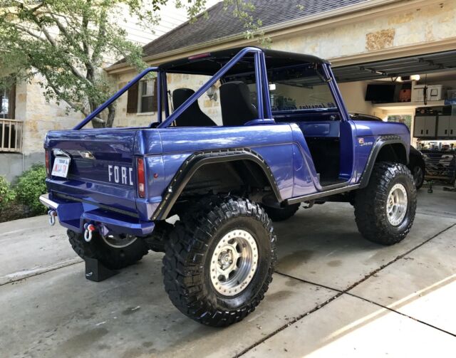 Ford Bronco 1969 image number 2