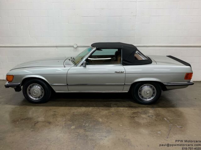 Mercedes-Benz SL-Class 1973 image number 21