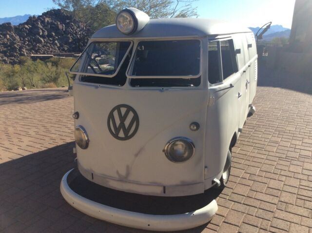 Volkswagen Bus/Vanagon 1960 image number 30