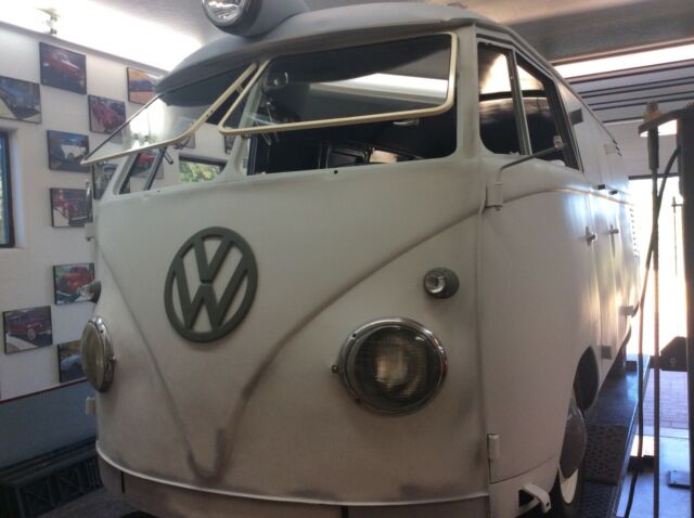 Volkswagen Bus/Vanagon 1960 image number 33