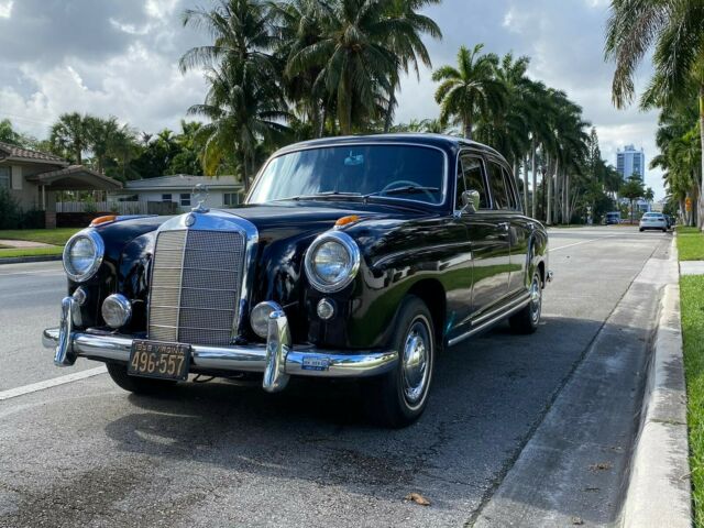 Mercedes-Benz 200-Series 1958 image number 24