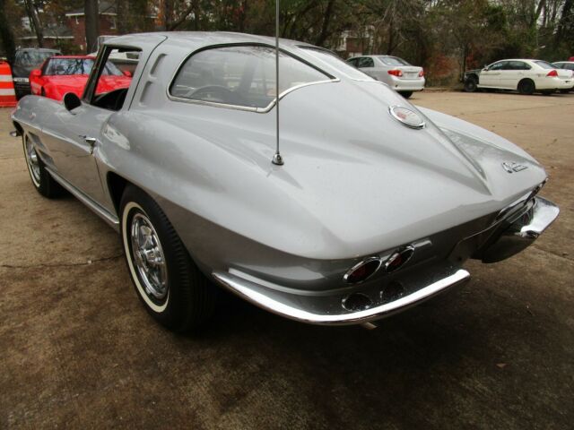 Chevrolet Corvette 1963 image number 1