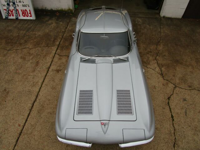 Chevrolet Corvette 1963 image number 22