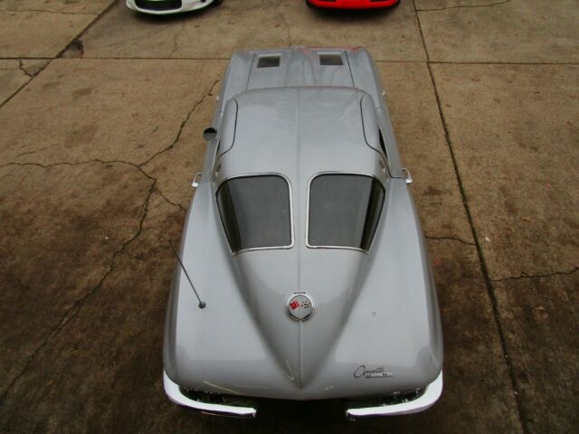 Chevrolet Corvette 1963 image number 23