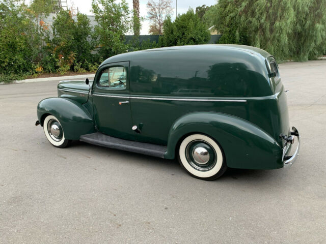 Ford Deluxe Sedan Delivery 1940 image number 25