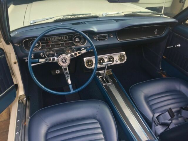 Ford Mustang 1965 image number 38