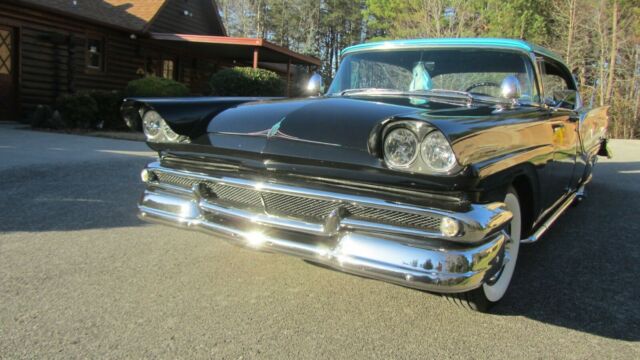 Ford Fairlane 1957 image number 6