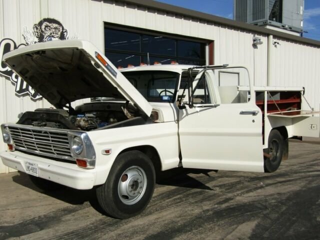 Ford F350 1969 image number 11