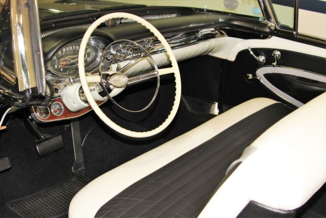 Oldsmobile Super 88 J-2 1957 image number 19