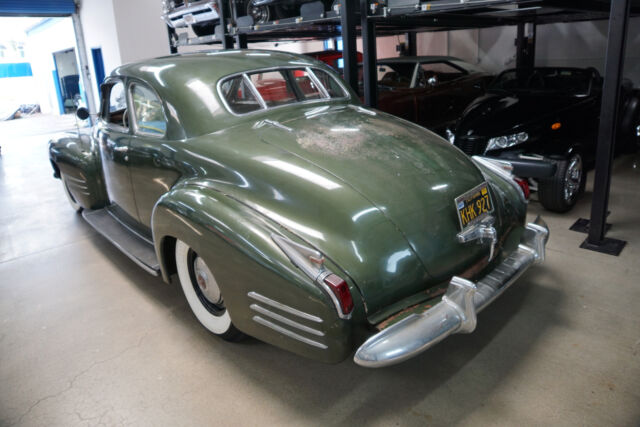 Cadillac Series 62 2 Door Hardtop 1941 image number 14