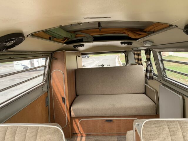 Volkswagen bus 1969 image number 11