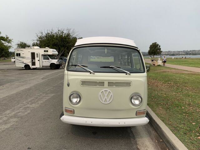 Volkswagen bus 1969 image number 20