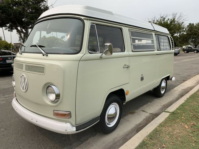 Volkswagen bus 1969 image number 21