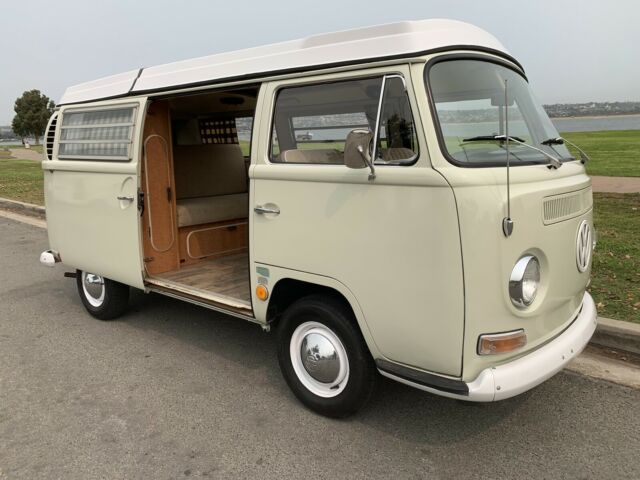 Volkswagen bus 1969 image number 3