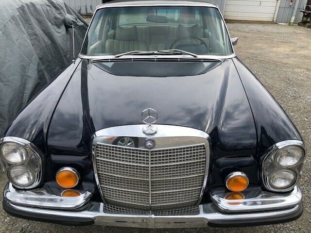 Mercedes-Benz 280 SE 1972 image number 17