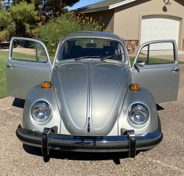 Volkswagen Beetle (1977) 1977 image number 0