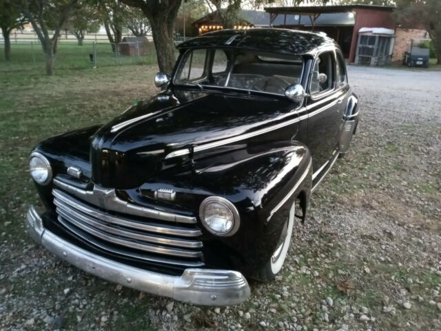 Ford Deluxe 1946 image number 9