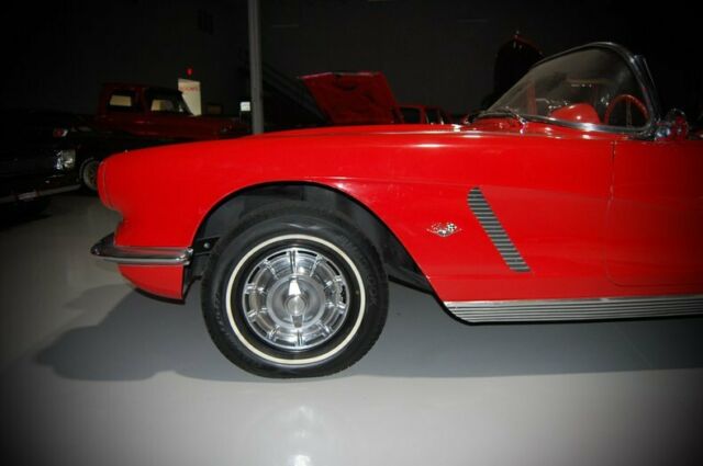 Chevrolet Corvette 1962 image number 16