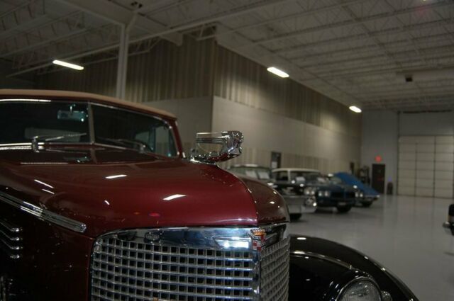 Cadillac Convertible 4dr Sedan 1938 image number 14