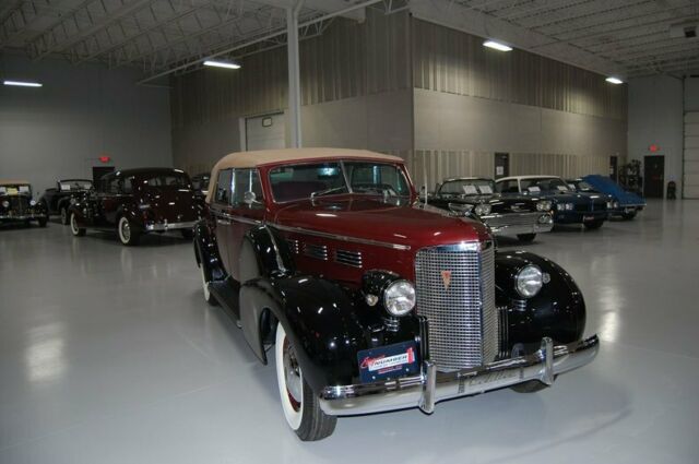 Cadillac Convertible 4dr Sedan 1938 image number 30