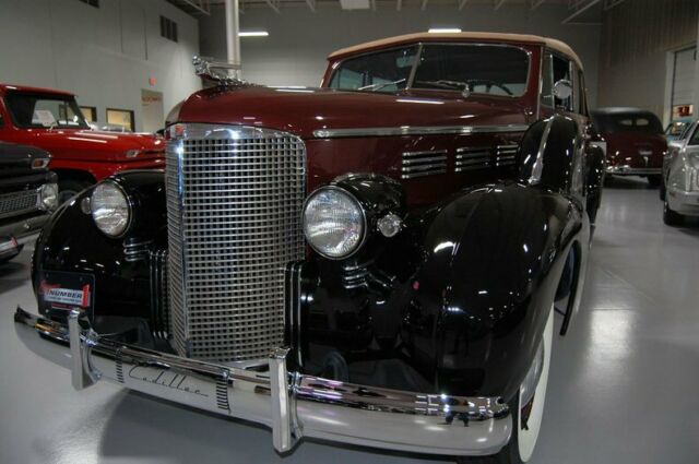 Cadillac Convertible 4dr Sedan 1938 image number 34