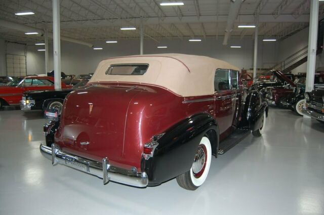 Cadillac Convertible 4dr Sedan 1938 image number 8