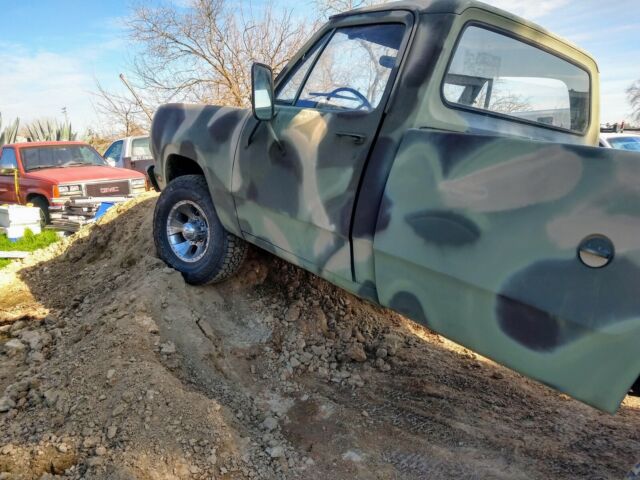 Dodge Power Wagon 1977 image number 0