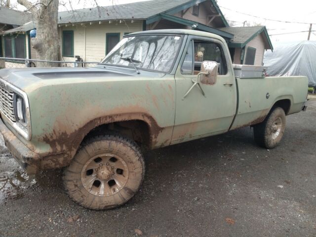 Dodge Power Wagon 1977 image number 29