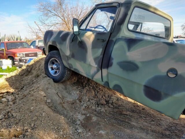 Dodge Power Wagon 1977 image number 32