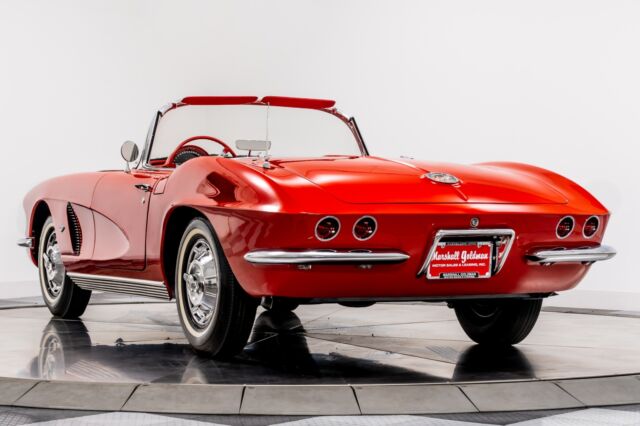 Chevrolet Corvette 1962 image number 29