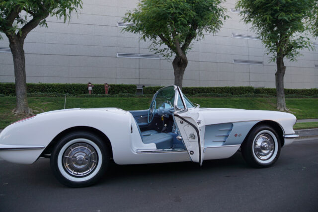 Chevrolet Corvette 283/270HP 2x4V V8 4 spd Convertible 1958 image number 23