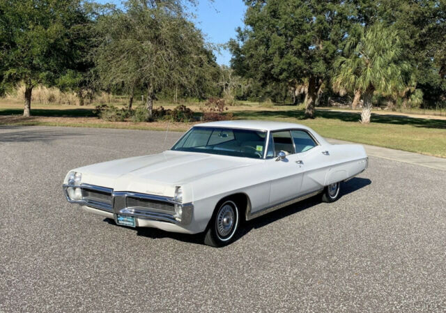 Pontiac Bonneville 1967 image number 1