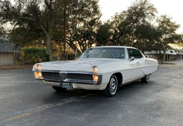 Pontiac Bonneville 1967 image number 13