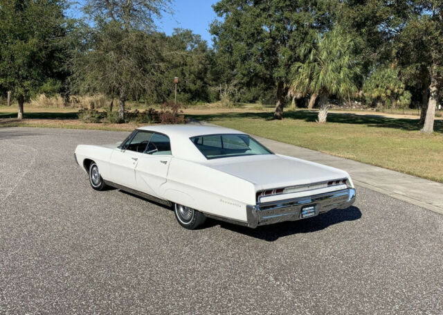 Pontiac Bonneville 1967 image number 2