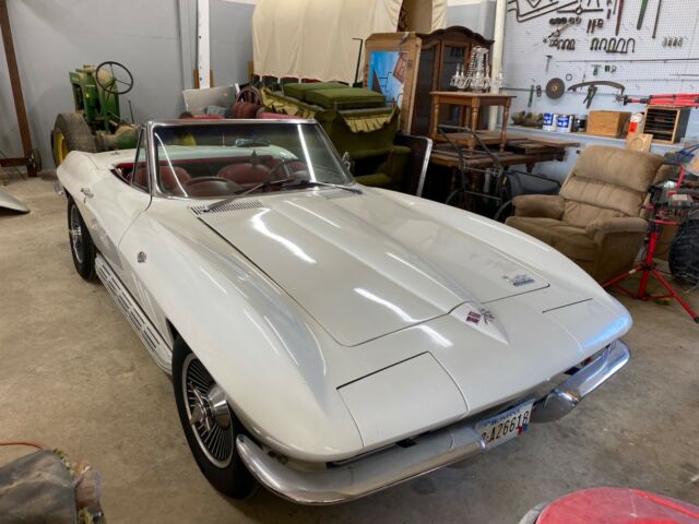 Chevrolet Corvette 1966 image number 18