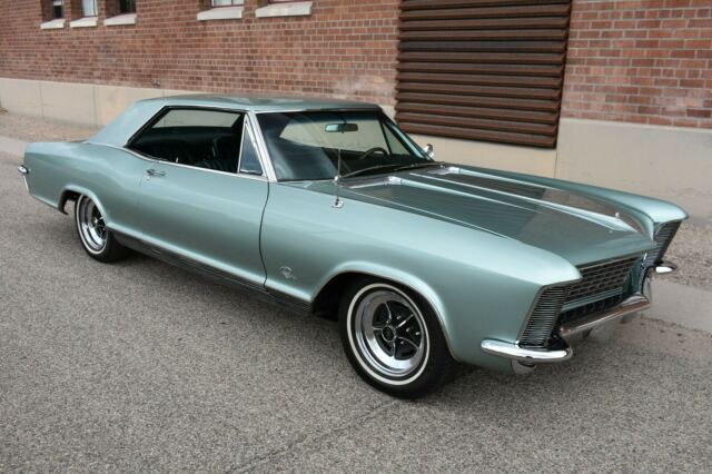 Buick Riviera 1965 image number 1