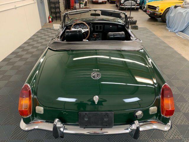 MG MGB 1972 image number 21