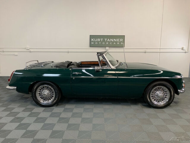 MG MGB 1968 image number 18