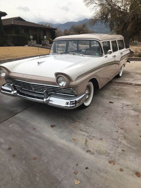 Ford Station Wagon 1957 image number 23