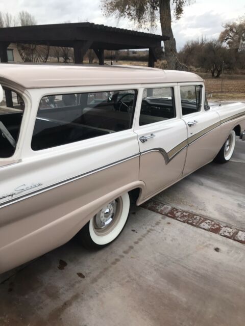 Ford Station Wagon 1957 image number 26